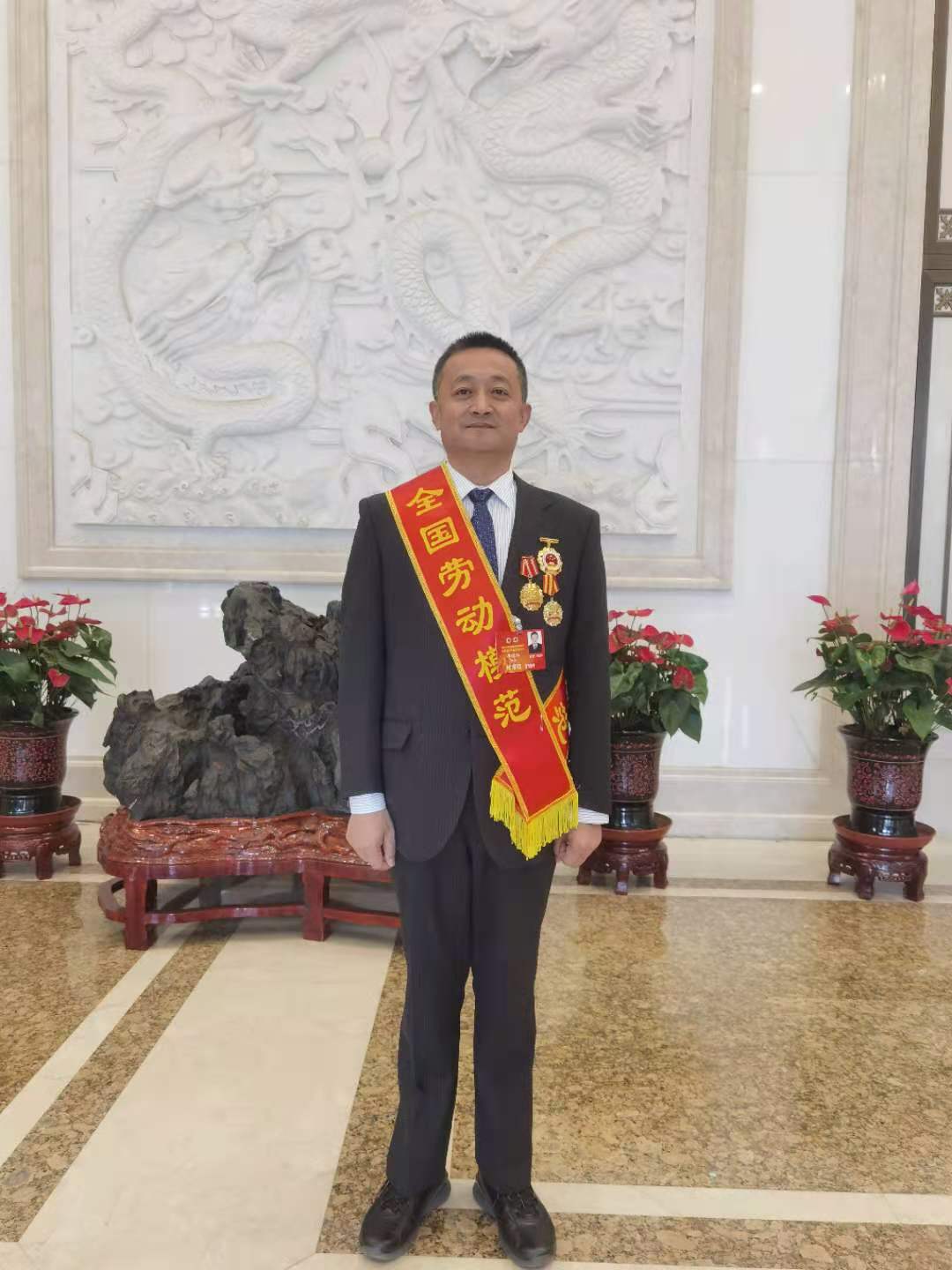陜西糧農集團李德偉同志榮獲“全國勞動模范”稱號