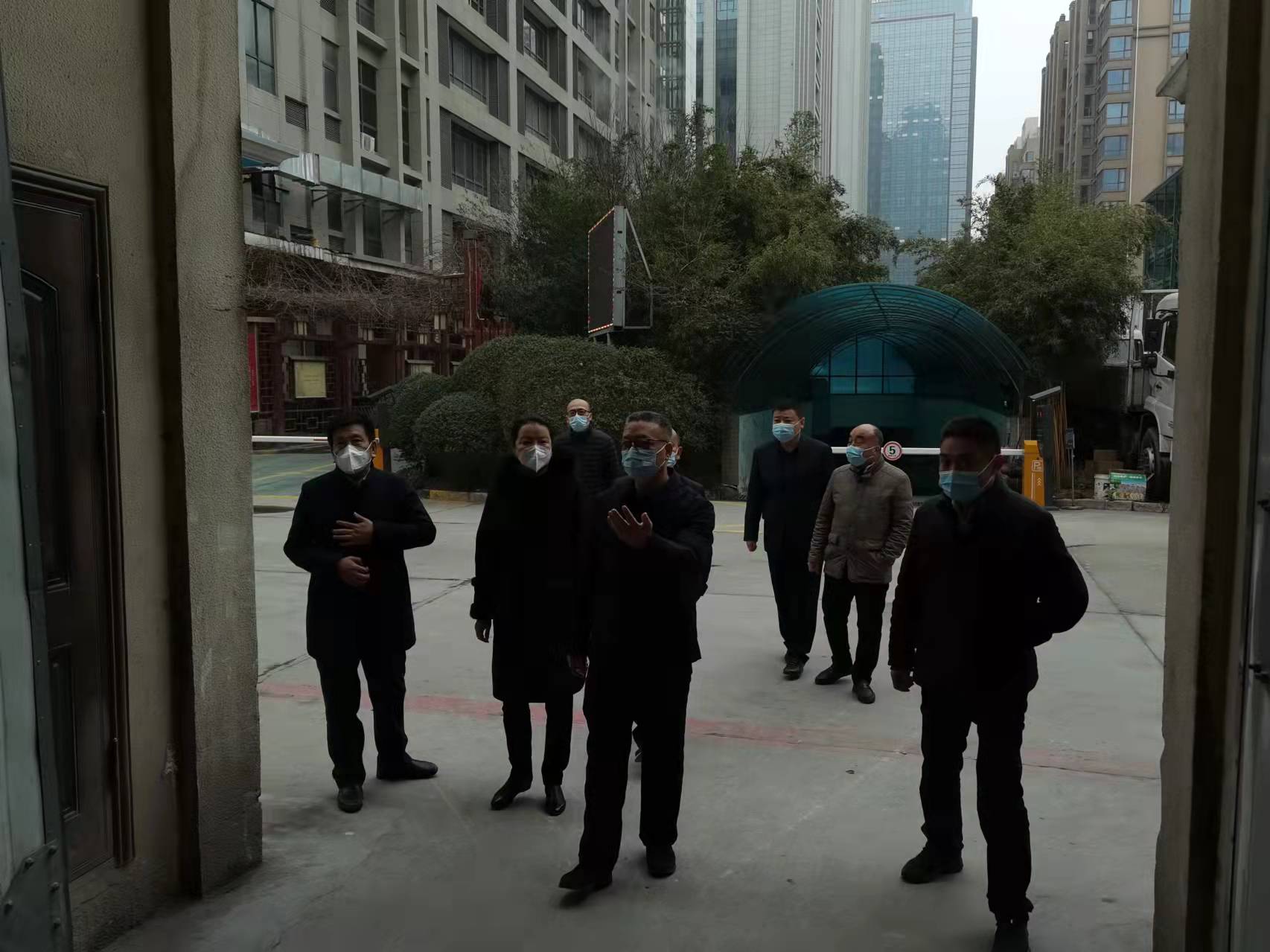 集團領(lǐng)導看望慰問駐大廈企業(yè)干部職工并檢查疫情防控、安全工作